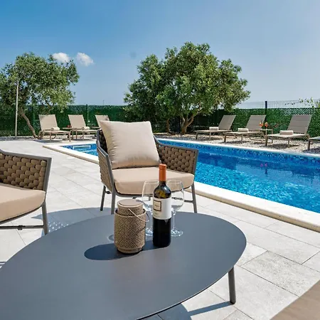 Gorgeous In With Sauna Feriehus Vodnjan